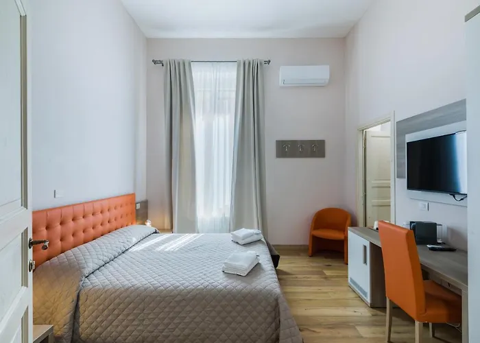 V-Rooms All'Angolo Del DuomoBed and Breakfast